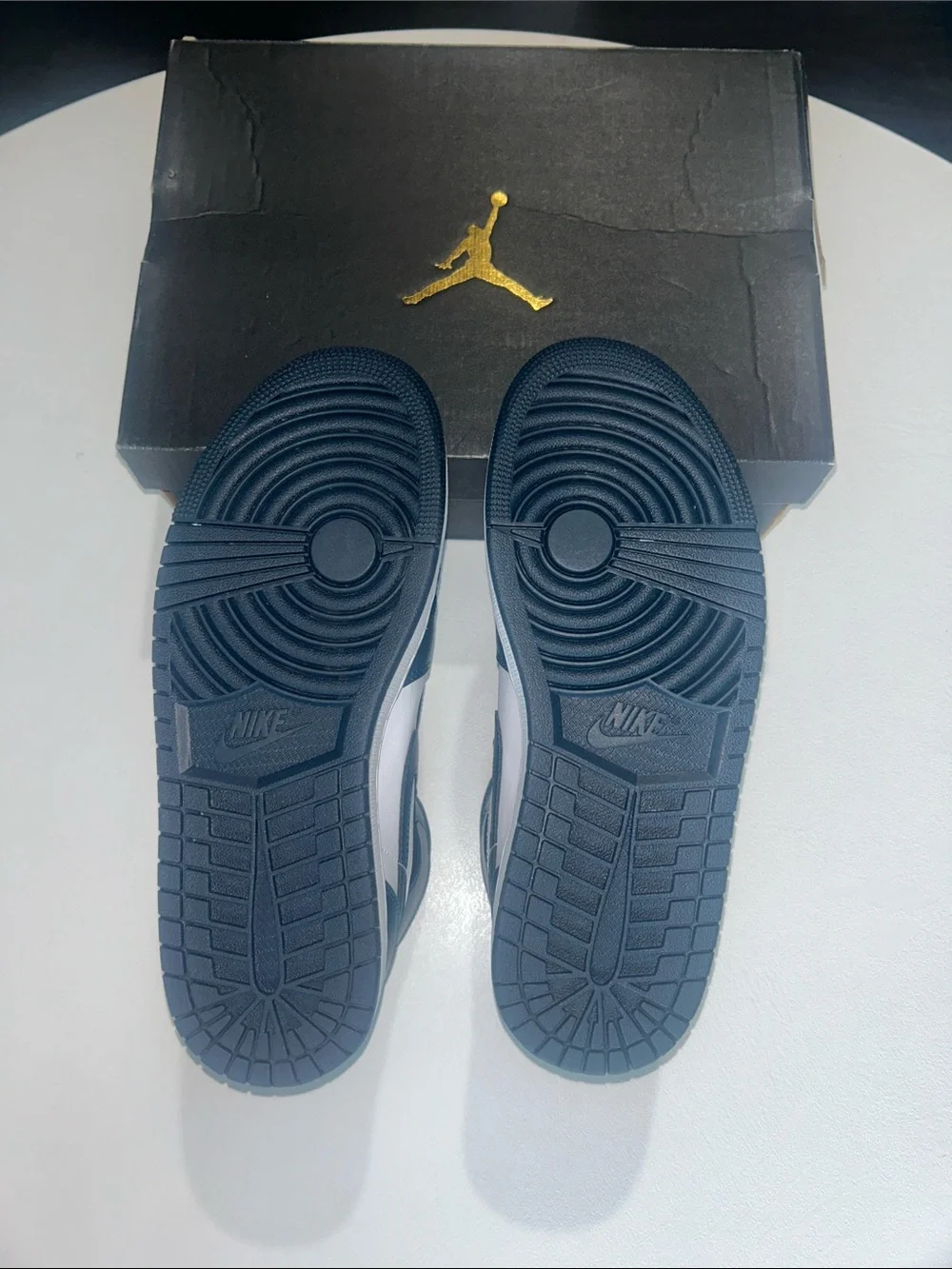 Jordan 1 Mid “Armory Navy” Men’s Size 9
